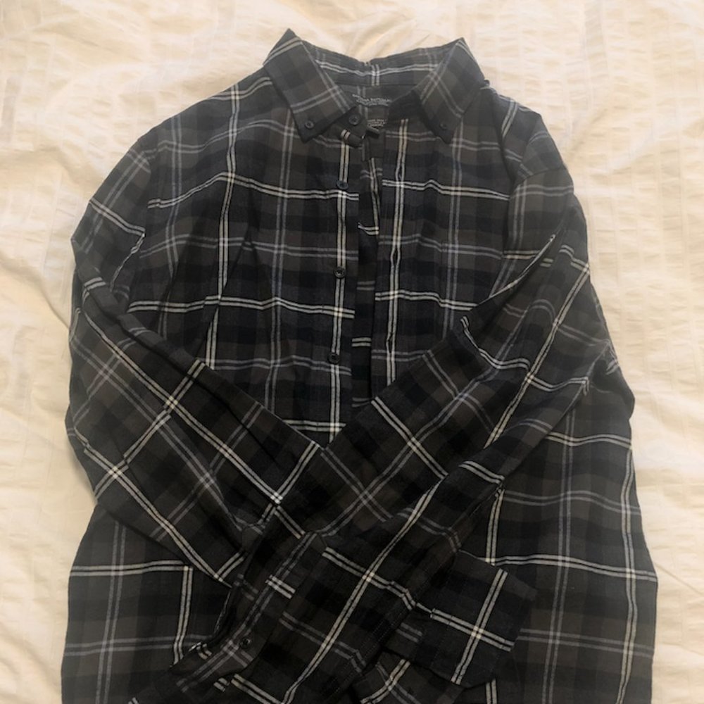 Banana Republic Slim Untucked Button down